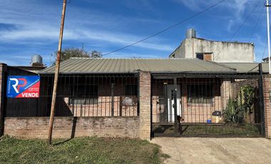 CASA EN JUAN LAPALMA CASI SAN JOSE