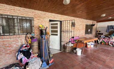 CASA EN JUAN LAPALMA CASI SAN JOSE