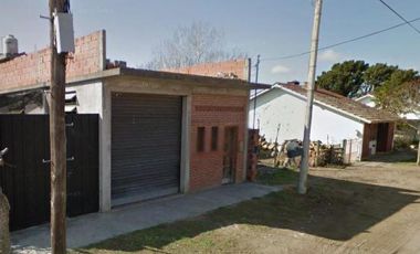 Casa en venta - 3 Dormitorios 2 Baños - Cochera - Local - 200Mts2 - Mar de Ajó