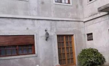 Casa en venta - 3 Dormitorios 2 Baños - Cochera - Local - 200Mts2 - Mar de Ajó