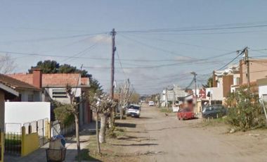 Casa en venta - 3 Dormitorios 2 Baños - Cochera - Local - 200Mts2 - Mar de Ajó