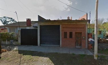 Casa en venta - 3 Dormitorios 2 Baños - Cochera - Local - 200Mts2 - Mar de Ajó