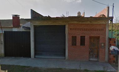 Casa en venta - 3 Dormitorios 2 Baños - Cochera - Local - 200Mts2 - Mar de Ajó