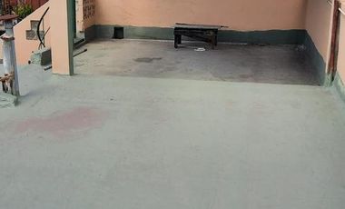 Venta - Departamento tipo casa - 3 ambientes - Al frente -  Patio - Terraza - Lanús Este