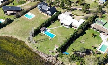 Casa - Venta - Barrio La Arbolada de Capilla - Exaltación de la Cruz