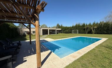 Casa - Venta - Barrio La Arbolada de Capilla - Exaltación de la Cruz