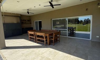 Casa - Venta - Barrio La Arbolada de Capilla - Exaltación de la Cruz