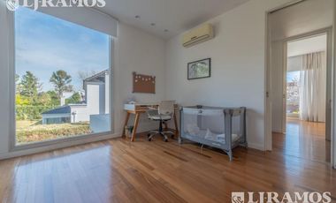 Casa con 3 dormitorios mas dependencia en venta / alquiler  en EL ENCUENTRO.