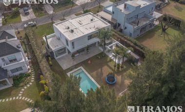 Casa con 3 dormitorios mas dependencia en venta / alquiler  en EL ENCUENTRO.