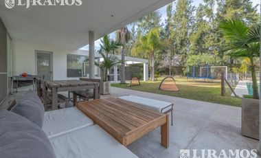 Casa con 3 dormitorios mas dependencia en venta / alquiler  en EL ENCUENTRO.