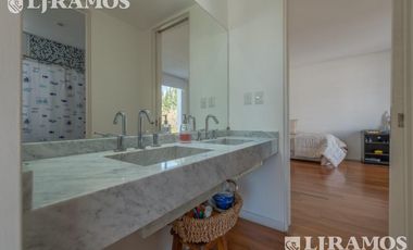 Casa con 3 dormitorios mas dependencia en venta / alquiler  en EL ENCUENTRO.