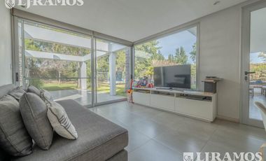 Casa con 3 dormitorios mas dependencia en venta / alquiler  en EL ENCUENTRO.