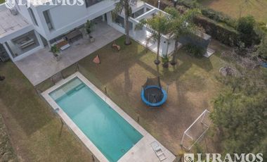 Casa con 3 dormitorios mas dependencia en venta / alquiler  en EL ENCUENTRO.