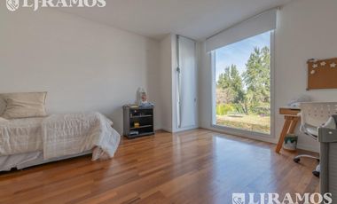 Casa con 3 dormitorios mas dependencia en venta / alquiler  en EL ENCUENTRO.