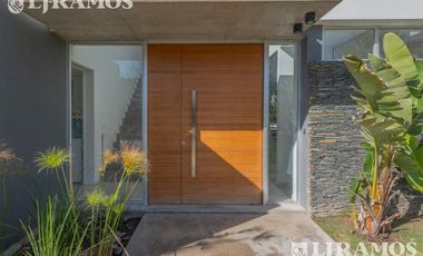 Casa con 3 dormitorios mas dependencia en venta / alquiler  en EL ENCUENTRO.