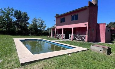 Casa en venta - 4 Dormitorios 2 Baños - Exaltación de la Cruz