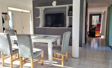 Casa en venta - 3 Dormitorios 3 Baños - Cochera - 600Mts2 - Villa Parque Sicardi, La Plata