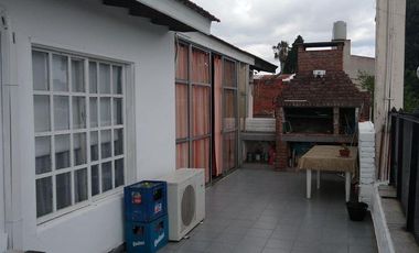 Casa en PH al Frente 3 dorm Cochera para 2 autos. L. de Zamora.