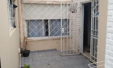 Casa en PH al Frente 3 dorm Cochera para 2 autos. L. de Zamora.