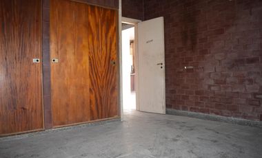 Casa venta Garin 3amb, fondo, jardín, terraza loza, 1 cuadra estación, zona oportunidad!