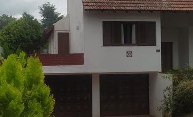 Casa en venta - 4 Dormitorios 4 Baños 2 Cocheras - 480Mts2 - Santa Teresita