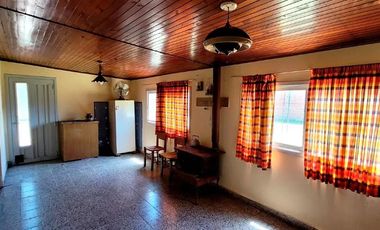 Casa en venta - 2 Dormitorios 1 Baño - Cochera - 600Mts2 - General Paz