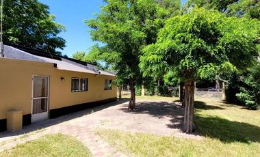 Casa en venta - 2 Dormitorios 1 Baño - Cochera - 600Mts2 - General Paz