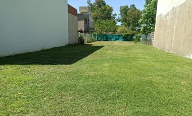 Terreno en venta - 300Mts2 - Villa Parque Sicardi