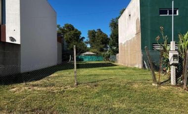 Terreno en venta - 300Mts2 - Villa Parque Sicardi
