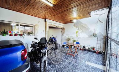 Casa en venta - 2 Dormitorios 1 Baño - Cocheras - 420Mts2 - Berisso