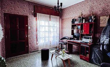 Casa en venta - 2 Dormitorios 1 Baño - Cocheras - 420Mts2 - Berisso