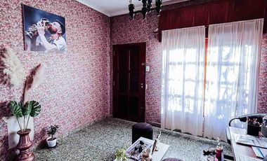 Casa en venta - 2 Dormitorios 1 Baño - Cocheras - 420Mts2 - Berisso
