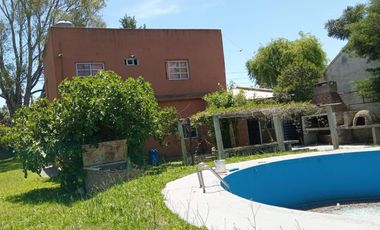 Casa Quinta en venta - 4 Dormitorios 2 Baños - 1.100Mts2 - El Pato, Berazategui