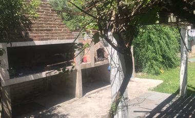 Casa Quinta en venta - 4 Dormitorios 2 Baños - 1.100Mts2 - El Pato, Berazategui