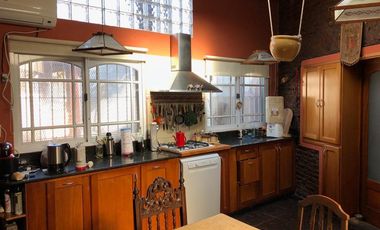 Casa en venta - 3 Dormitorios 2 Baños - Cochera - 450Mts2 - Plátanos, Berazategui