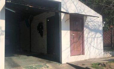 Casa en venta - 3 Dormitorios 2 Baños - Cochera - 450Mts2 - Plátanos, Berazategui