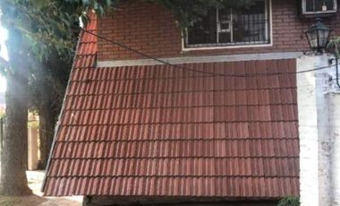 Casa en venta - 3 Dormitorios 2 Baños - Cochera - 450Mts2 - Plátanos, Berazategui