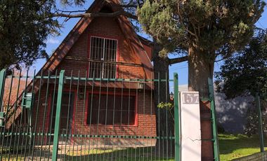 Casa en venta - 3 Dormitorios 2 Baños - Cochera - 450Mts2 - Plátanos, Berazategui