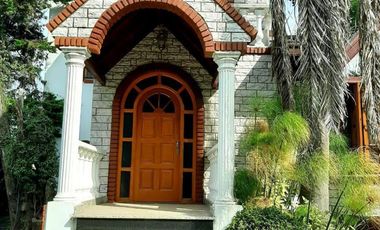 Casa en venta - 5 Dormitorios 4 Baños - 1.400mts2 - Bosques, Florencio Varela