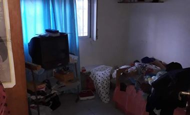 Casa en venta - 4 Dormitorios 2 Baños - Quilmes Oeste