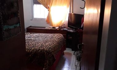 Casa en venta - 4 Dormitorios 2 Baños - Quilmes Oeste