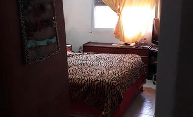 Casa en venta - 4 Dormitorios 2 Baños - Quilmes Oeste