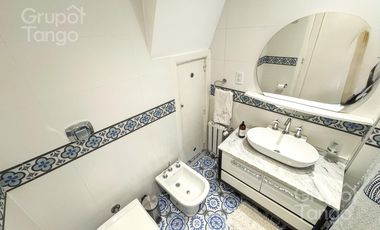 Venta CASA seis ambientes Villa Urquiza Balcón Terraza Frente Quincho Apto Crédito