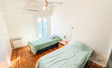 Venta CASA seis ambientes Villa Urquiza Balcón Terraza Frente Quincho Apto Crédito