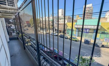 Venta CASA seis ambientes Villa Urquiza Balcón Terraza Frente Quincho Apto Crédito