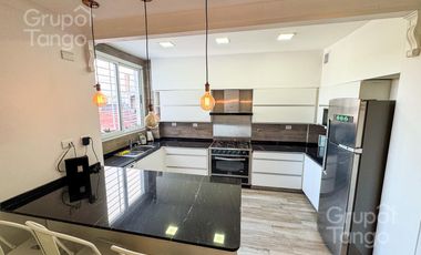 Venta CASA seis ambientes Villa Urquiza Balcón Terraza Frente Quincho Apto Crédito