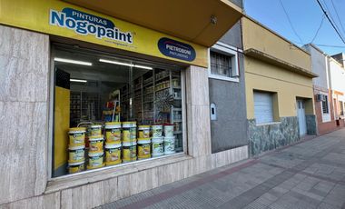 Casa y Local en Urquiza y Aguado - Amplio terreno