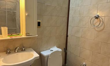 Casa y Local en Urquiza y Aguado - Amplio terreno