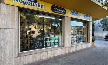 Casa y Local en Urquiza y Aguado - Amplio terreno