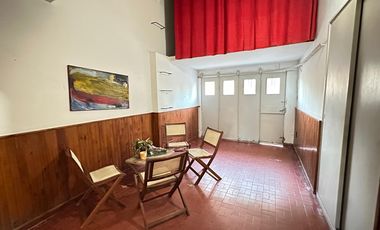 Casa y Local en Urquiza y Aguado - Amplio terreno